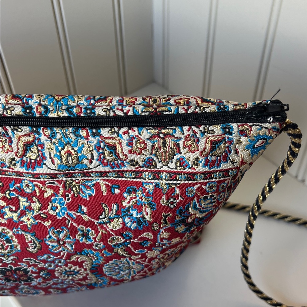 Handmade Persian-style Textured Red Gold Cross Body/Shoulder Bag with Rope Strap - Picture 6 of 11